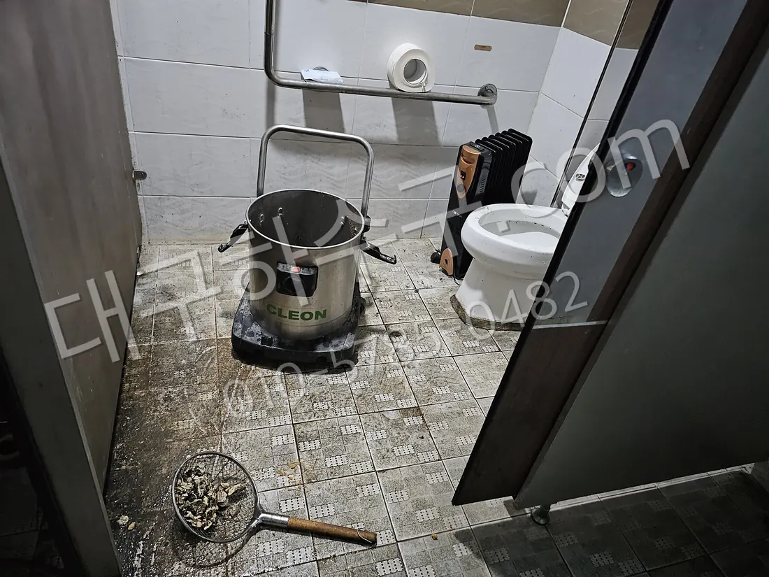 물이 더디게 빠지는 바닥 배수구 상태